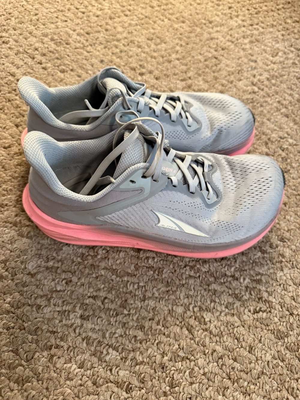 Altra Women's Light Gray Running Shoes with Pink Midsole